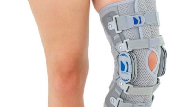 Jak założyć ortezę na kolano? Poradnik