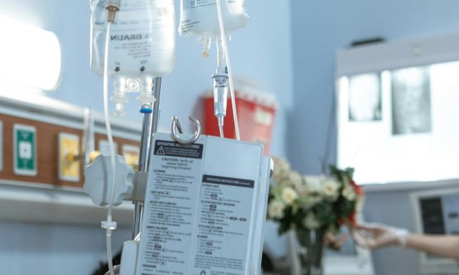 Stojak na kroplówki: wypożyczenie czy zakup?